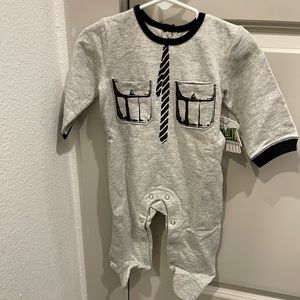 Kapital K grey/blk one piece footsie  size 6-9 months